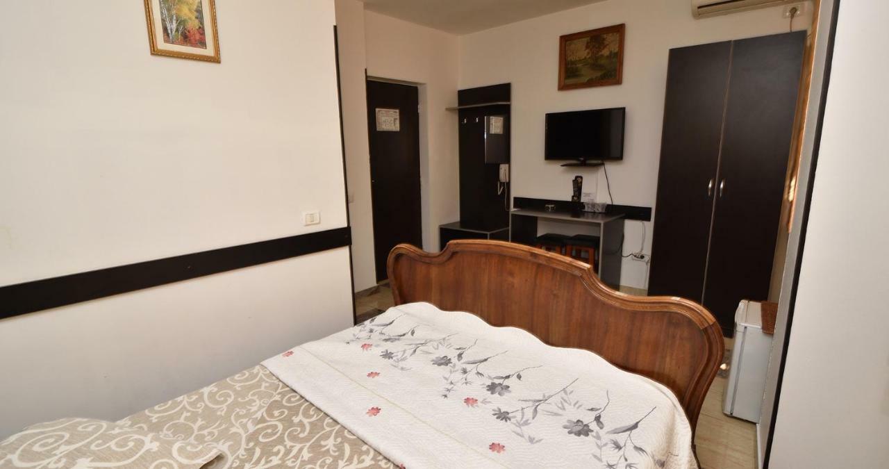 Hotel Taco Bucureşti Ngoại thất bức ảnh