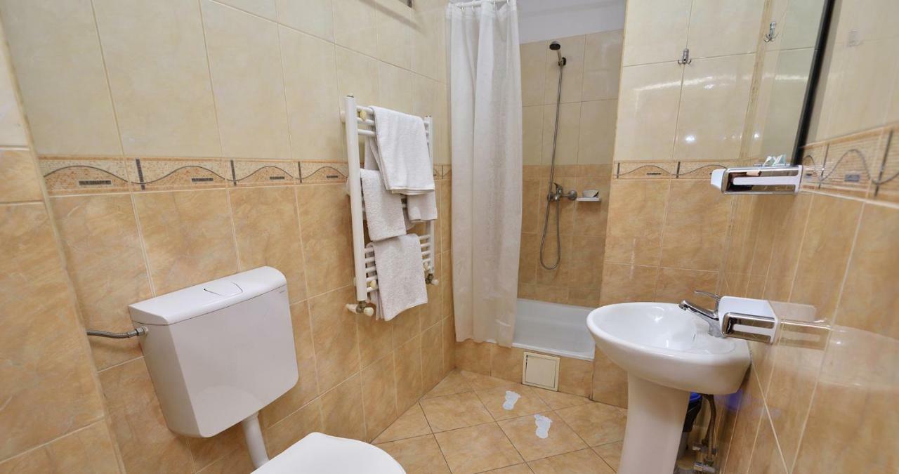 Hotel Taco Bucureşti Ngoại thất bức ảnh